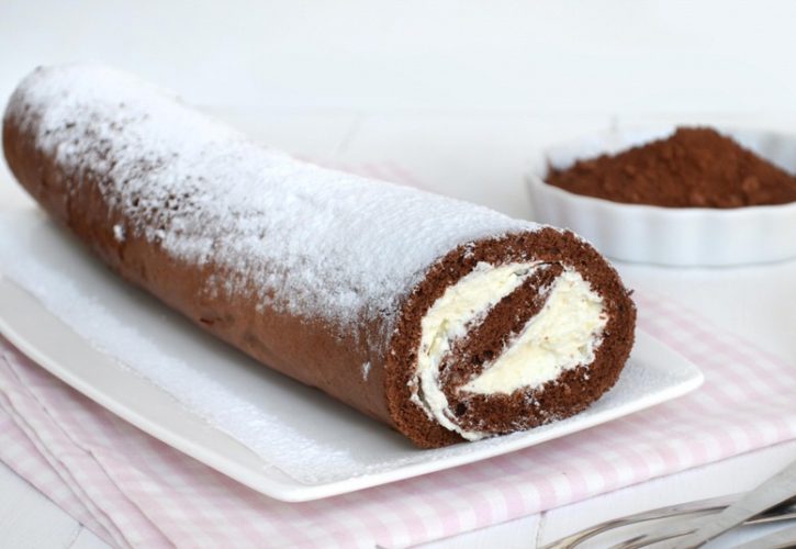 Delizioso Rotolo di Pasqua al Cacao con Mousse Bianca