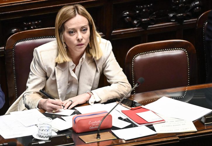 Giorgia Meloni alla Camera: tra crisi energetica e tensioni in Medio Oriente