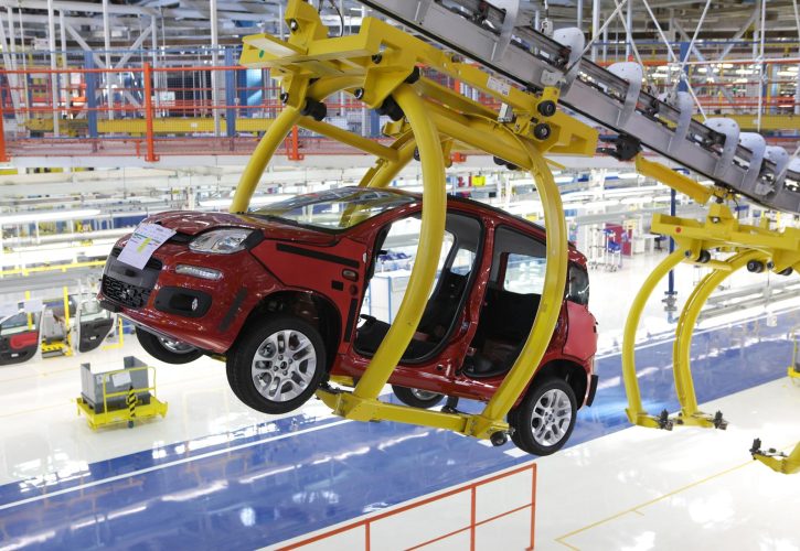 Il Paradosso del Mercato Auto Italiano: Tante Vendite, Poca Produzione Locale
