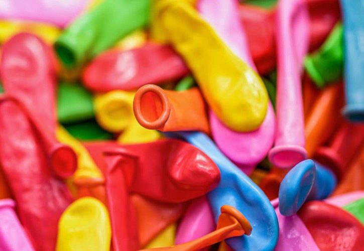 La “droga del palloncino” nei party dei calciatori: effetti e rischi del gas esilarante