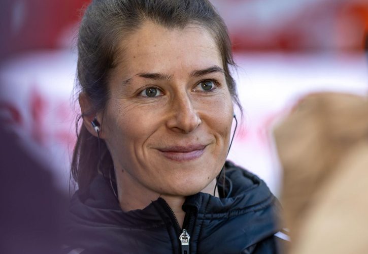 Marie-Louise Eta: La Rivoluzione Silenziosa del Calcio Tedesco