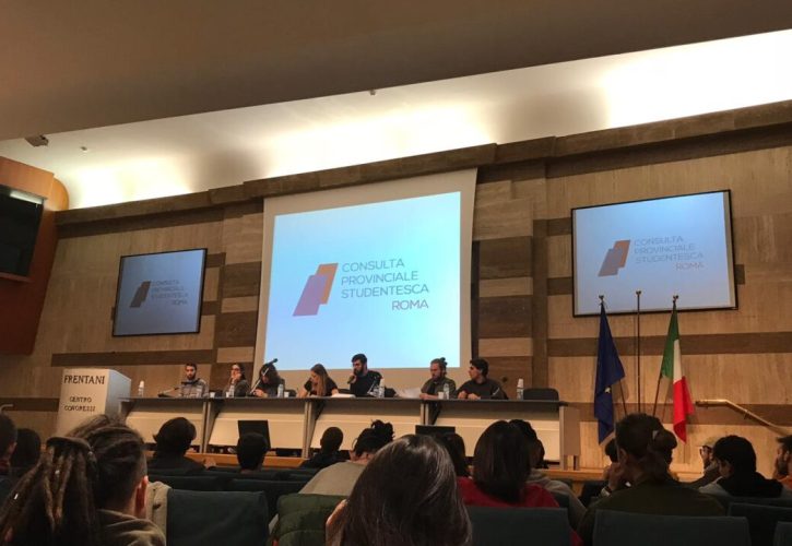 Tensione alla Consulta provinciale di Roma: scontro tra studenti per il cambio del nome della commissione