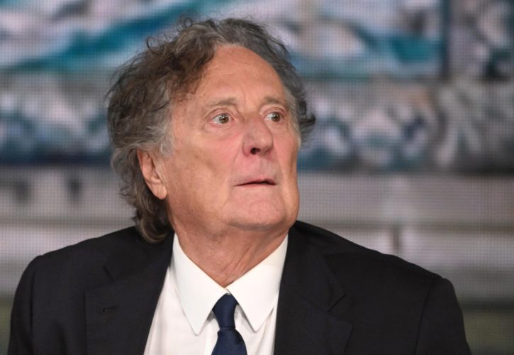 Enzo Iacchetti: attacco frontale a Giorgia Meloni e il centrodestra