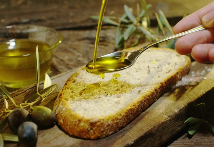 Olio Extravergine e Limone: Trend o Verità Salutare?
