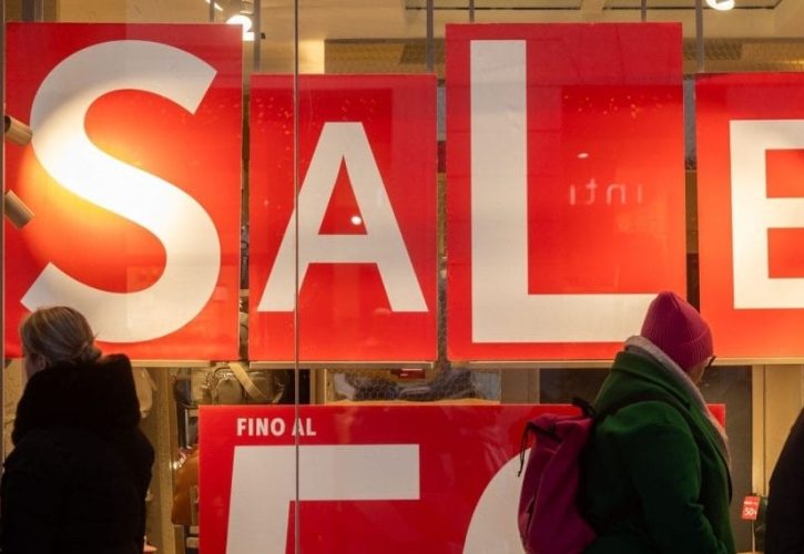 Saldi a Milano: tra turisti e sconti, la città non perde il suo fascino