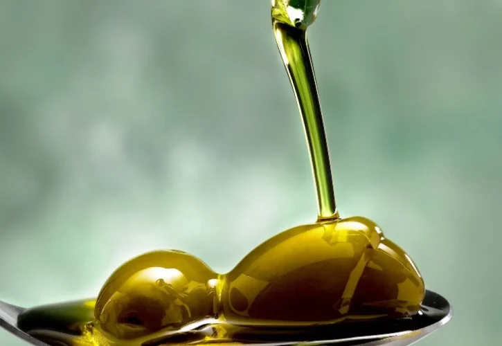 Olio in Crisi: Scorte Bloccate nei Frantoi di Calabria e Puglia