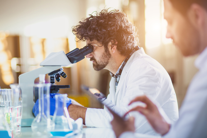 Farmaci intelligenti: nuove formulazioni per una cura mirata