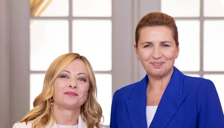 La svolta della sinistra danese: perché Mette Frederiksen si allinea a Giorgia Meloni sui migranti