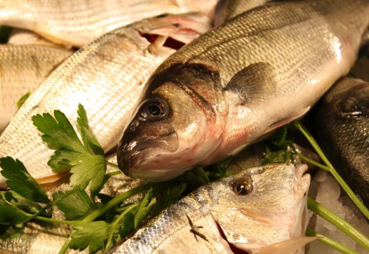 Pesce lesso: come cuocerlo senza romperlo e mantenerlo morbido